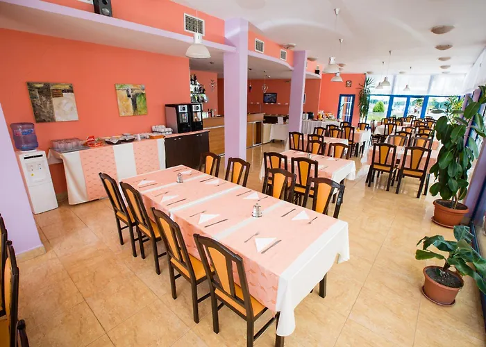 Готель Bohemi Сонячний Берег