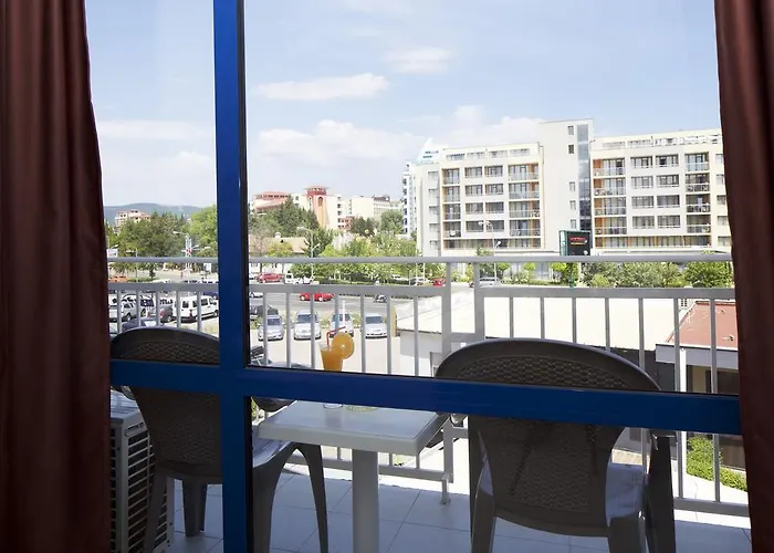 Готель Bohemi Сонячний Берег