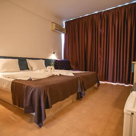 Otel Bohemi And Free Parking 3*