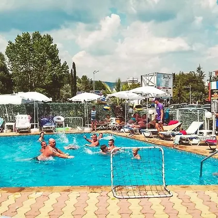 Otel Bohemi And Free Parking 3*
