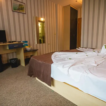 Otel Bohemi And Free Parking Sunny Beach