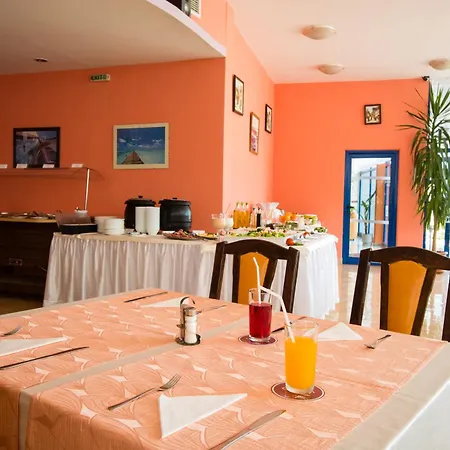 Otel Bohemi And Free Parking 3*