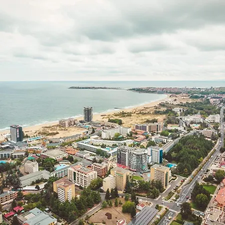 Bohemi And Free Parking Hotell 3*