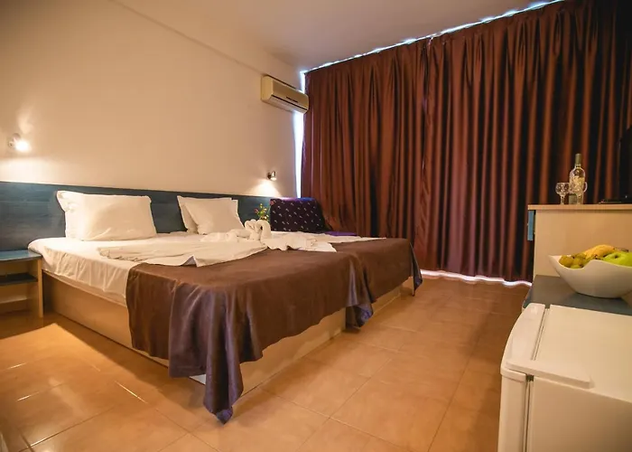 Отель Bohemi 3*